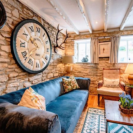 Cosy Little Hyde Cottage, Суонидж Экстерьер фото