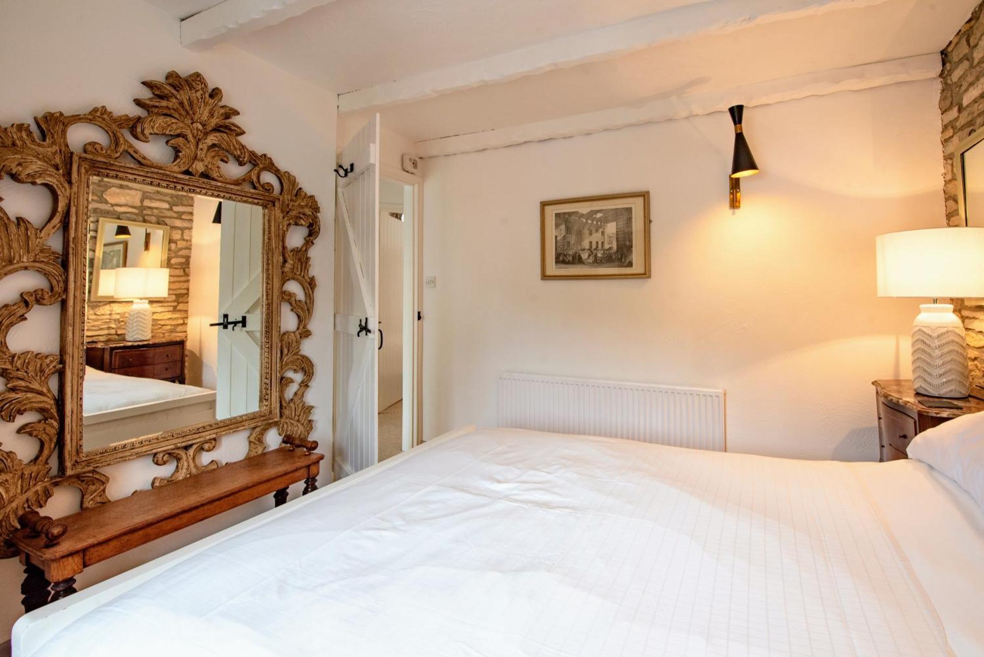 Cosy Little Hyde Cottage, Суонидж Экстерьер фото