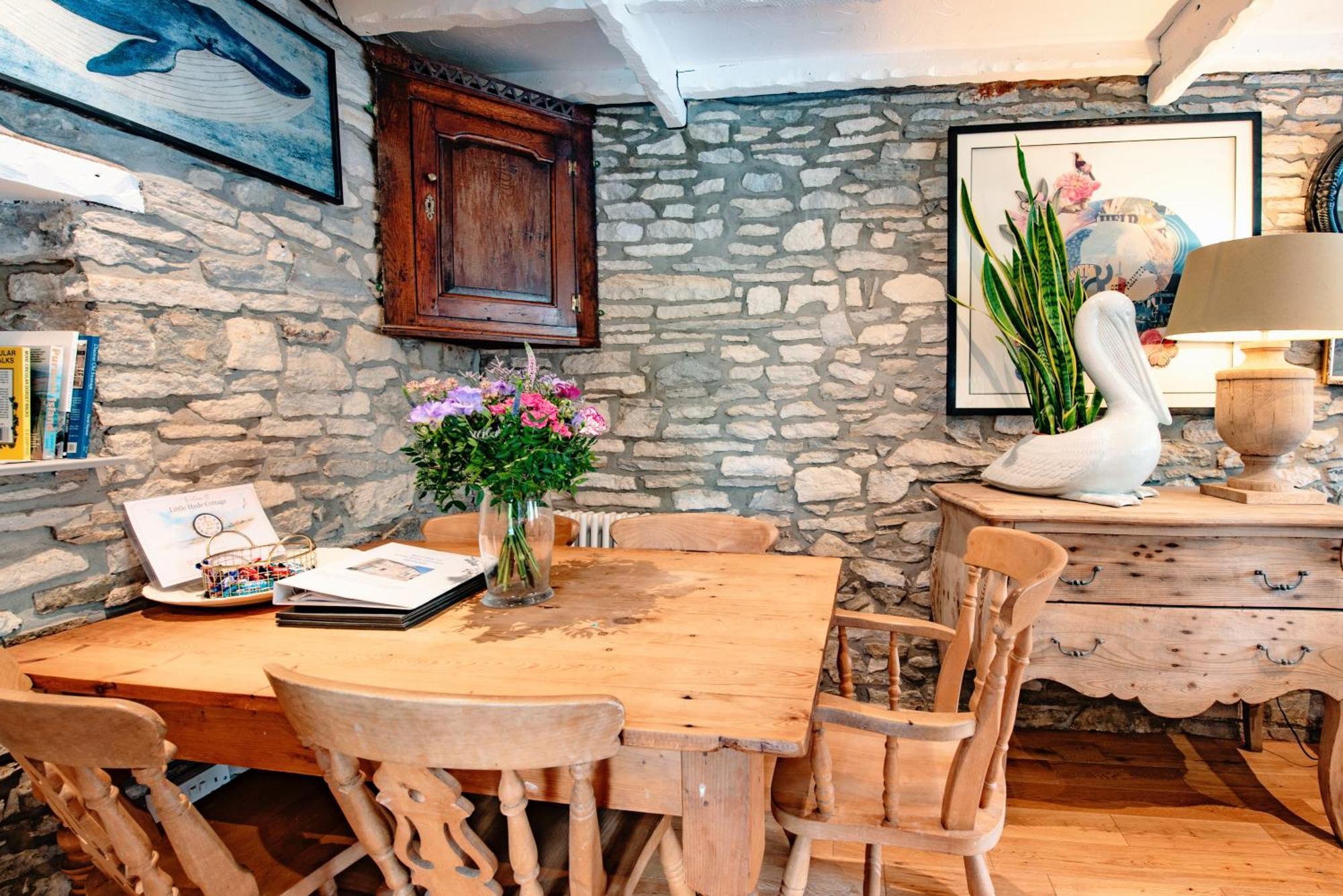 Cosy Little Hyde Cottage, Суонидж Экстерьер фото