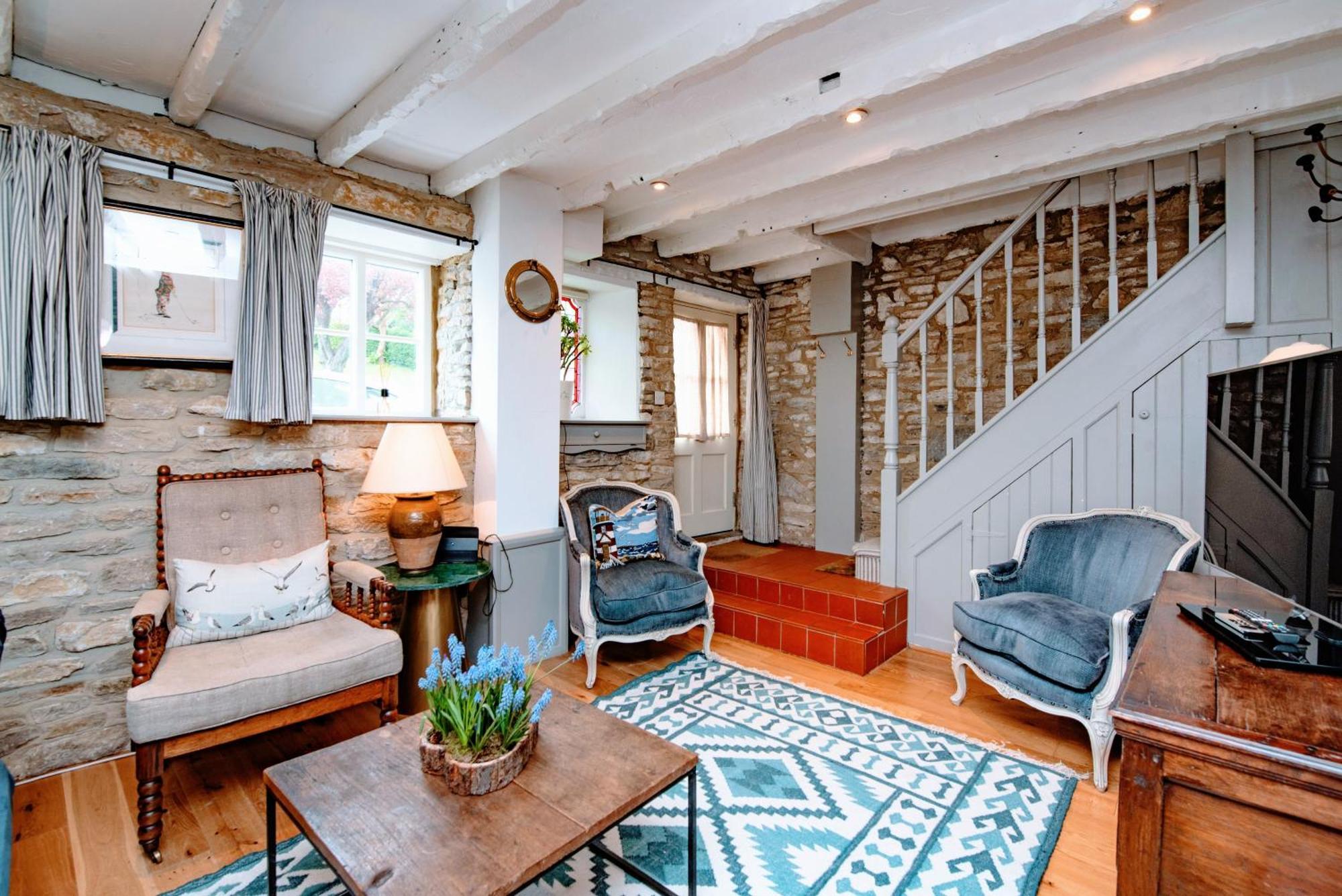 Cosy Little Hyde Cottage, Суонидж Экстерьер фото