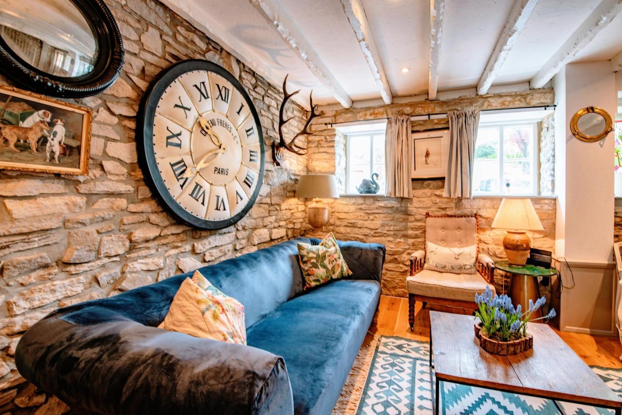 Cosy Little Hyde Cottage, Суонидж Экстерьер фото